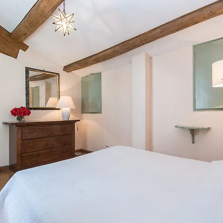 Palazzo Lancellotti Luxury 3* 로마